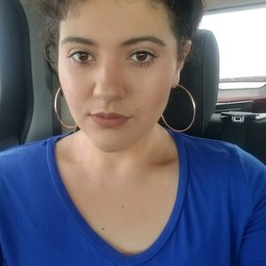 Meet your Posher, Roxana